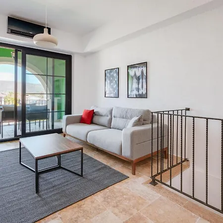 Apartment Duplex *