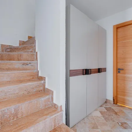 Apartment Duplex *